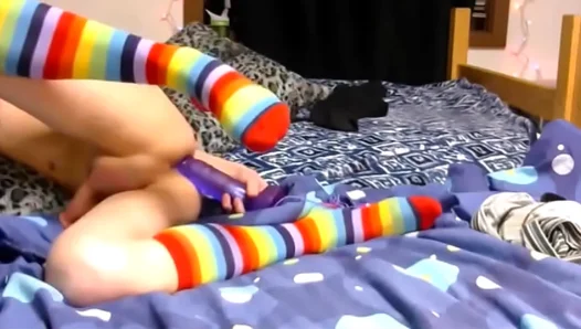 Radiant Young Twink Shines in Steamy Live Gay Cam Session – 18+