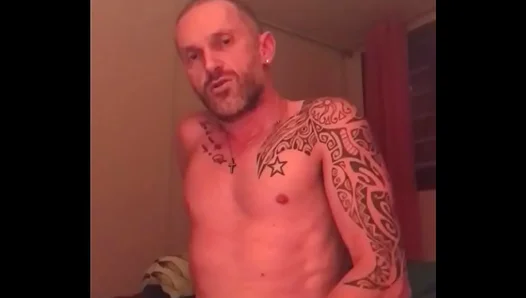 Hungry for Load? This Beefy Stud Commands Full Blowjob Service – XXX