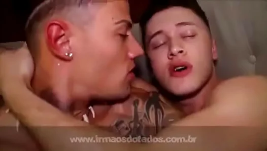 Mouth to Booty: Oral Bliss Turns into Wild Bareback Ride – NaughtyLads 18+