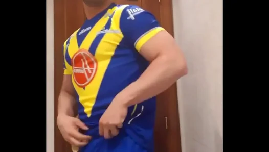 David Cork Juggles Himself While Moaning Over Busty Studs Thick Load – 18+