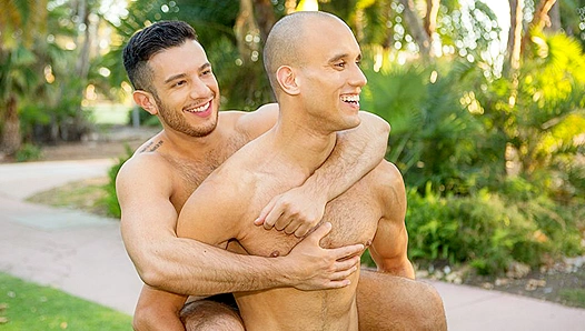 Sweat-Slicked Beast Bucks Hard — Frankie Manny Takes It Raw SeanCody