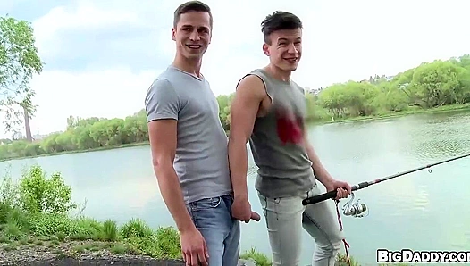 Sun-Drenched Bareback Fun: Hot Twinks Fuck Wild by the Riverside – RiversideTwinks 18+
