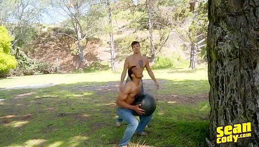 Brysen Claims Aces Tight Ass in Hot Interracial Action – SeanCody