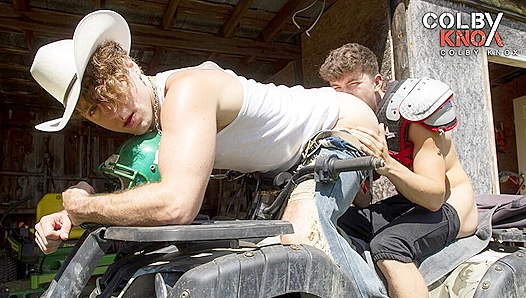 Calvin Drake Takes It All: Wild Bareback Rides Unfiltered Passion – GayXXX Adventures