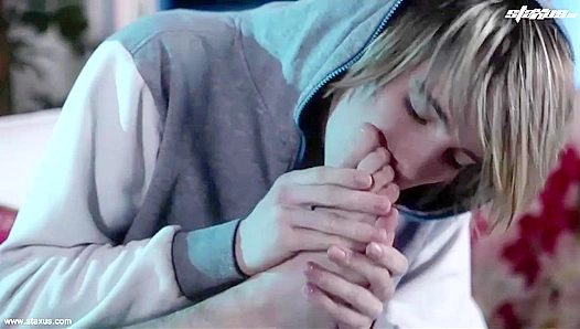 Fiery Foot Play Hard Raw Ass—Tim Law Dominates Tim Walker – GayPornHeat 18+