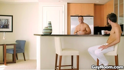 Leon Knighths Steamy Threesome: Flirtation to Frenzy in Bed – GayRoom 18+
