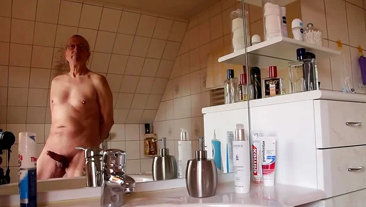 Hard as Steel: Naked Egg Master Jerks Off in Steamy German Solo Session – XCLUSIVE