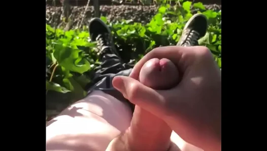 Barefoot Hotness: Young Stud Jerks Off Trackside – Steamy Outdoor Action 18+
