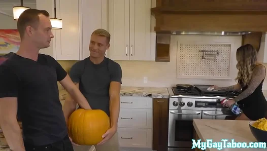 Stepbrothers Heat Up — Rough Bareback Ride Ends in Hot Cumload