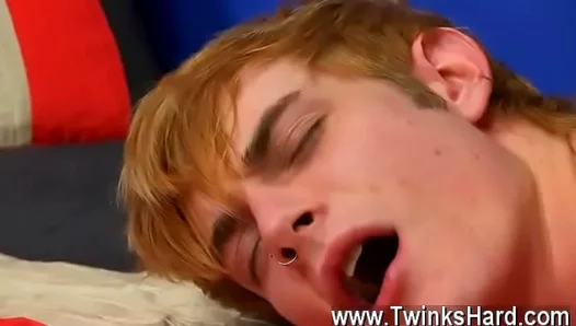 Adorable Twink Shines in Steamy Solo Show – Red-Hot Gay Teens Only – 18+