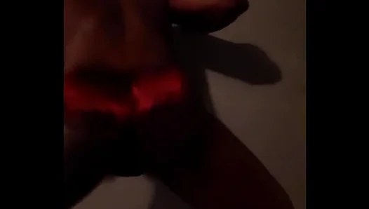 Twerking Perfection: Solo Twink Shows Off Booty Poppin Skills – 18+
