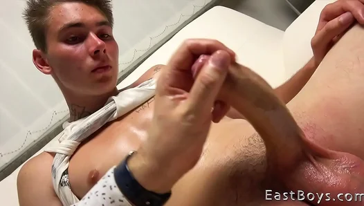 Enzo Sky Gives Mind-Blowing handjob In Up-Close Euro POV Sex – 18+