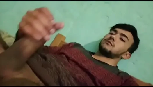Argentine Hunk JERKS OFF to Massive Cock Pics Between Matches – GayXXXNights