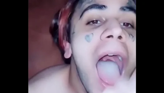Danny Ransom Feasts on Horny 18YO Twinks Hard Cock – Steamy Blowbang Action – HotShemale
