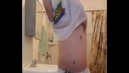 Wild Amateur Twink Loses Control in Steamy Solo Cam Session – Watch Free 18+