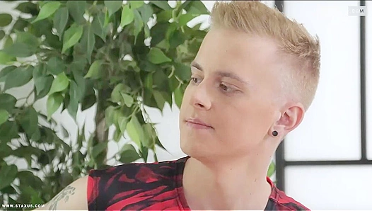David Hollister Claims Jamie Calvin Nick Fox in Steamy Threesome – GayXXX