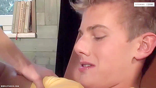 Andrew Shutt Fucks Johnny Hunter Hard in Steamy Anal Quickie – GayXXX