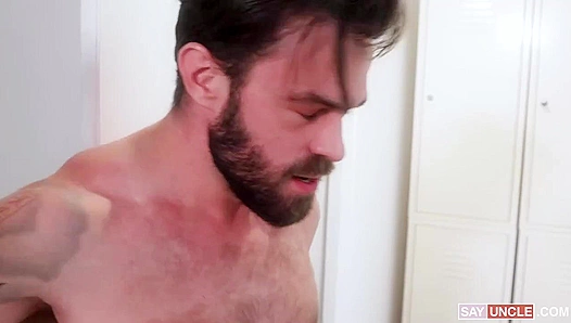 James Fox Claims Shae Reynolds in Fiery Bareback Ride – GayPornHub