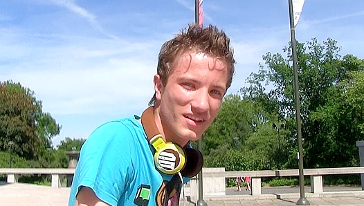 Caught Mid-Fun: Horny Twink Gets Creampied Deep in the Forest – XXX Gay