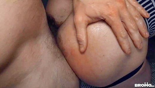 Hairy Stud Ian Greene Gets Pounded Hard by Dominant Top – BromoUSA 18+