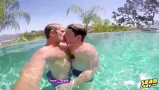 Below Deck Heat: Blake Clark Sucks Deep Underwater – GayPride 18+