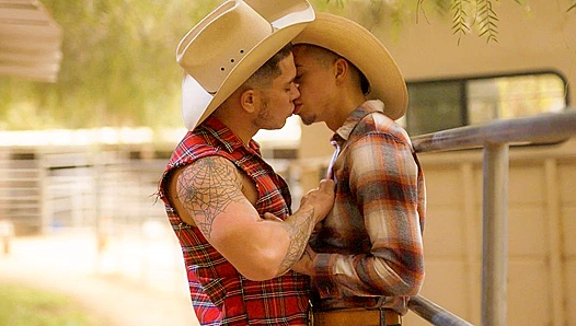 Rough Rodeo Passion: Kinky Cowboys Take Control Outdoors – Steamy Gay Scenes