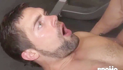 Shawn Reeves Dominates Hard: Thick Muscle Men Moan Under Him – HotGayWorkout 18+