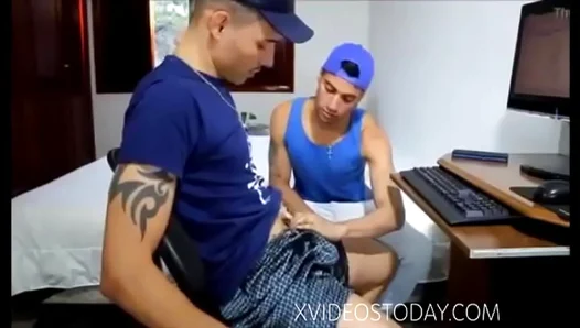 Hot Stud Tutor Takes Hands-Free Blowjob — Steamy Gay Homework Encounter – AmateursPorno