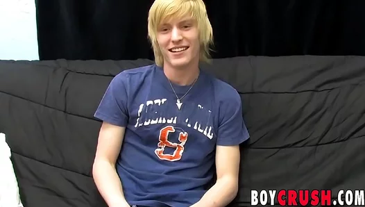 Naughty Twink Pleases Himself With Thick Cock in Steamy Audition – XXXCastings 18+