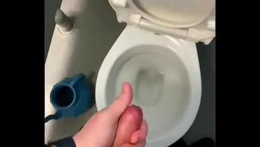 Hard Muscle Hunk Jams Huge Dick, Blasts Creamy Load in Bathroom Stall – 18+