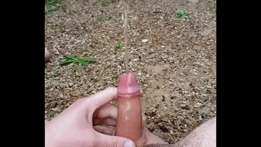 Craving the Splash: Amateur Loses Control in Public Golden Shower Fun – GayXXX 18+