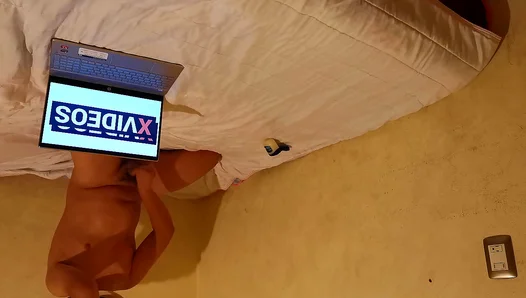 First Time Trying Anal? This Horny Amateur Teen Takes It All – HotYoungMeat 18+
