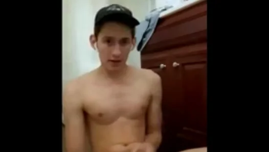 Massive Brazilian Stud Jerks His Thick Erect Cock in Steamy Solo Session – XXX