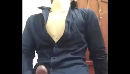 Xuan Truongs Steamy Solo Act: Deepthroating His Huge Rod – 18+