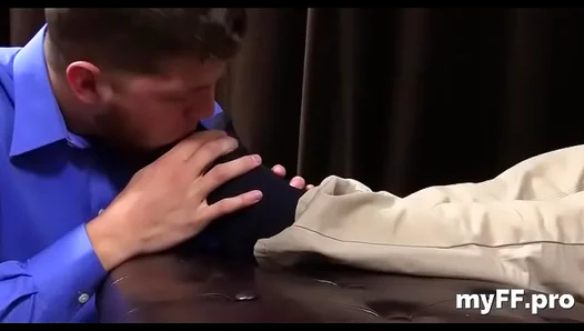 Big Hunks Obsessed With Feet: Steaming Hot Worship Dirty Play – 18+