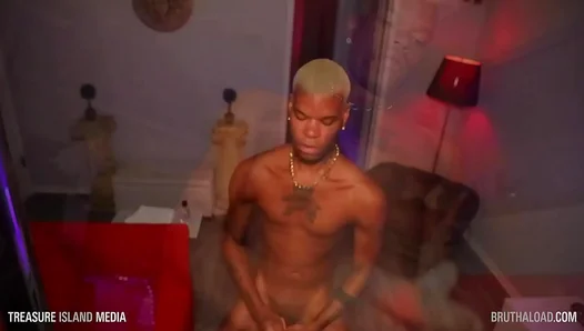 Lithe Ebony Stud Bends Like Silk for Mind-Blowing Self-Suck Action – Solo Gay Mastery