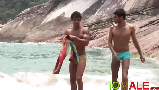 Kaike Jock Goes Wild: Steamy Latin Lover Action in the Sun – 18+