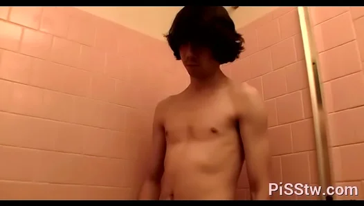 Piss Party Fun: Hot Twinks Get Wet Wild on Live Cam – GayHardcore 18+