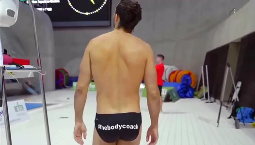 Voyeur Spots Hot Guy in Tight Speedo — Steamy Secret Encounter – GaySpy 18+