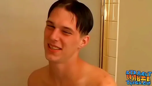 Big Load fantasy: Aaron JERKS OFF Covers Himself in Cum – 18+
