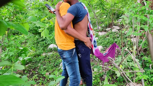 Deep in Indias Jungle Heat: A Sensual Gay Encounter Among Ancient Trees – XXX 18+