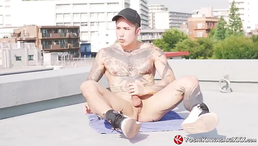 Yoshi Kawasakis Outdoor Solo: Steaming Hard from Morning Glory – GayXXX