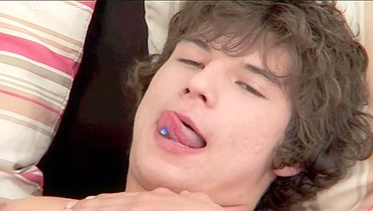 Blonde Stud Bret Takes It Deep Blows Loads – EastBoys 18+