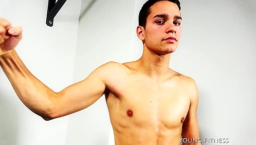 Sculpted Fit Twink Flashes His Tight Body – EastBoys 18+