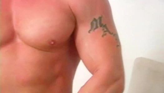 Muscle Fever: Hot Studs Ripped Daddies Collide After 30 – Steamy Gay Nights