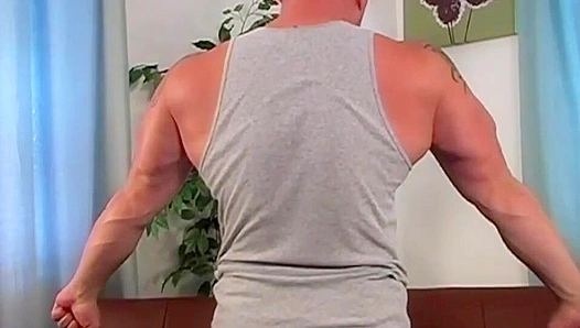 Brian Greens Chiseled Physique Throbbing Hardon Gym Session – Steamy Mature Muscle 18+