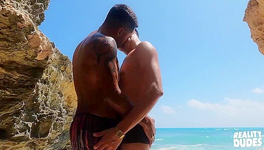 Hot Latin Lovemaking Under the Shower Spray – Athuel Sauls Gets Wild – RealityDudesBang