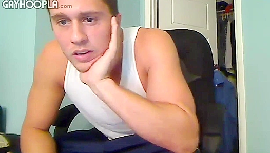 Barrys Steamy Midnight Masturbation Session – GayHoopla 18+