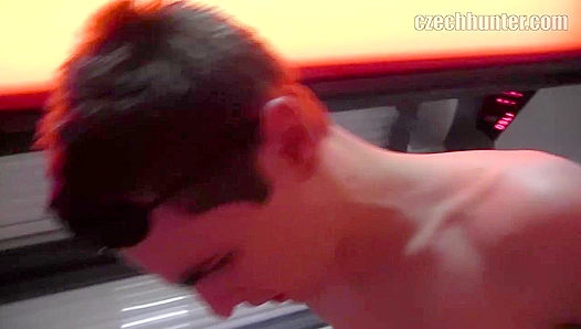 Steamy Takedown: Hot Guy Fucks Hard Under the Tanning Beds – XXX Gay