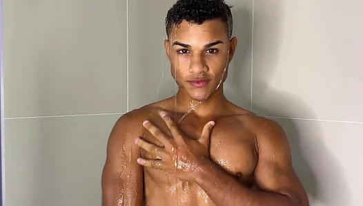 Beisl Prixe Moans During Intense Solo Gym Session – Hot Gay Muscle Action